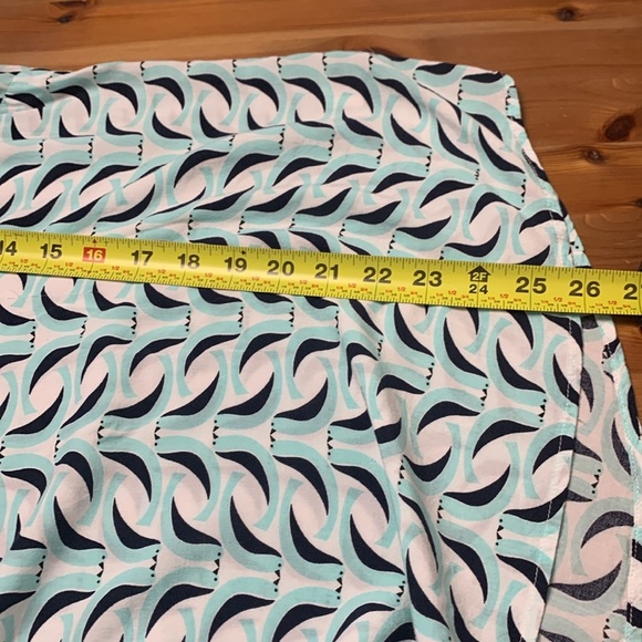 Stylus Light Weight Office Summer Top, Keyhole Back Closure w Fabric Button - Picture 9 of 13